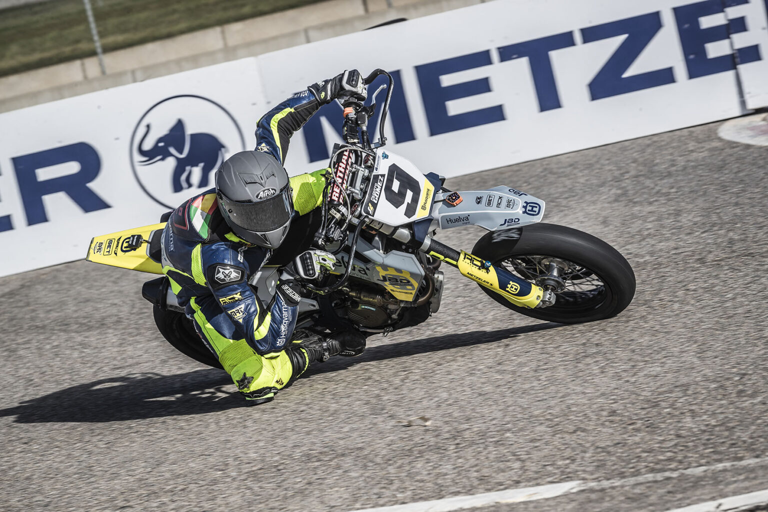 SPANISH RIDERS RULE THE S4 AND SM JUNIOR – Supermoto S1GP